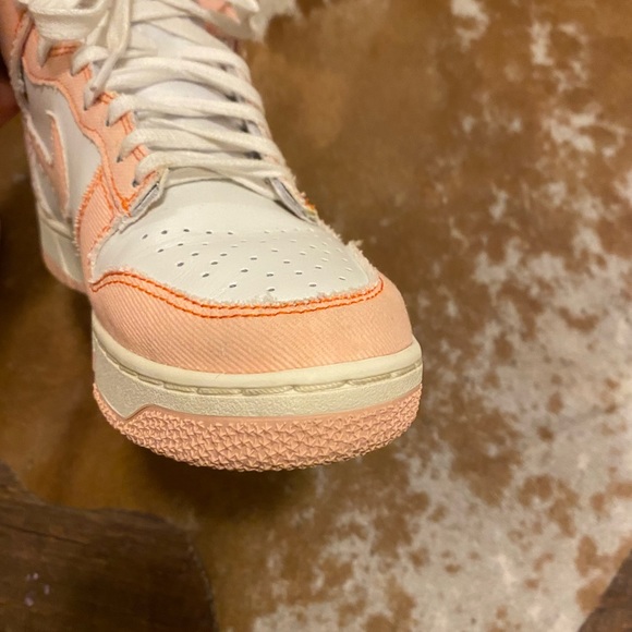 Pink Nike dunks - Picture 5 of 6